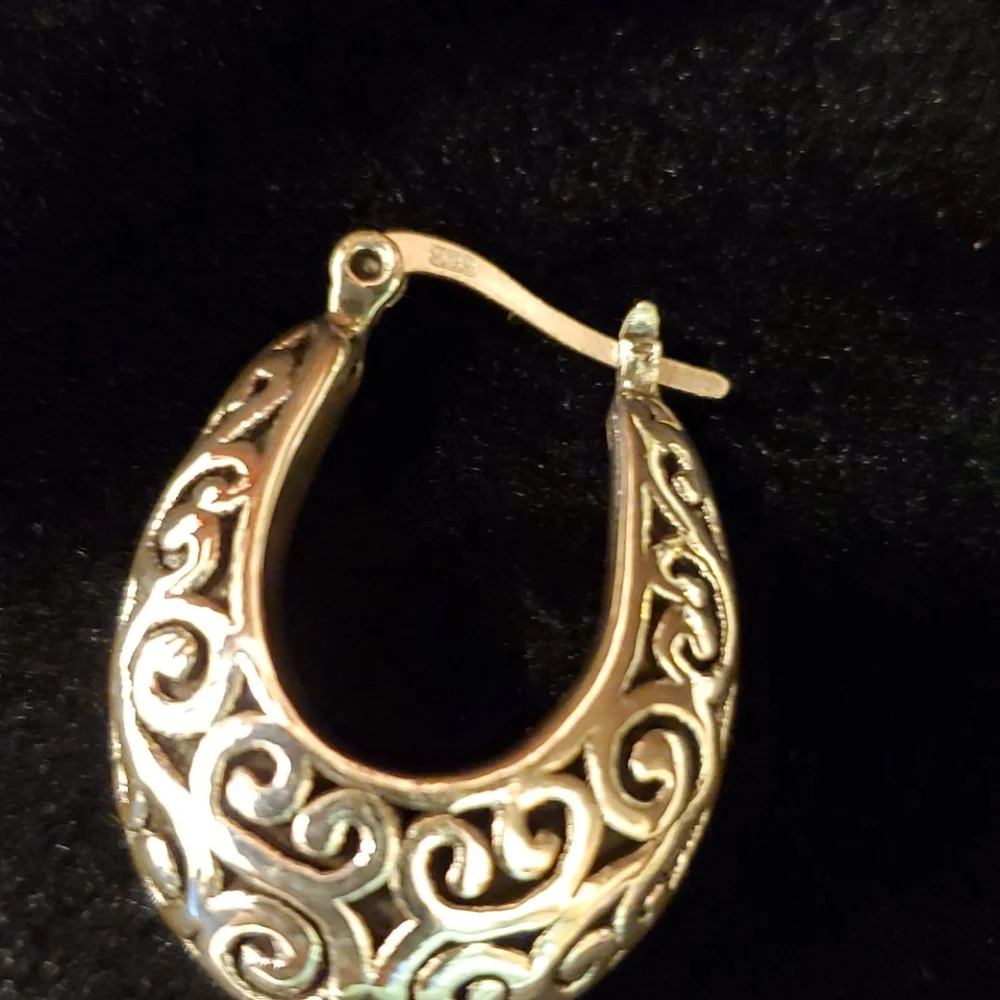 Sterling Silver NWT Scrollwork Hoop Earrings